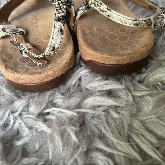 Vionic Kirra snake print leather slingback thong sandals women’s shoe size 8 - Picture 7 of 9